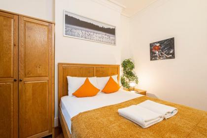 Stay at Piccadilly - image 28