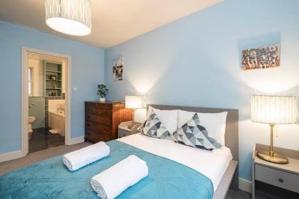 Stay at Piccadilly - image 29