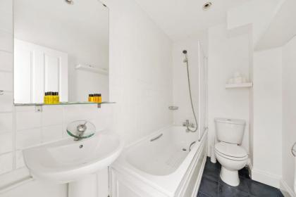 1 & 2 Bed Cosy Apartments next to Earls Court FREE WIFI - image 30