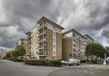 Tranquil Modern & Large Flat With Parking & Balcony - image 28