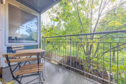 Spacious 2 Bedroom Apartment Near White City - image 26