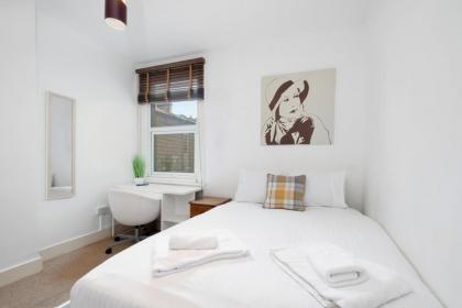 London Spacious 3 Bedroom House Fulham By MDPS - image 19