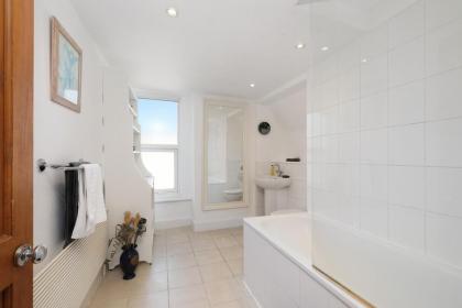 London Spacious 3 Bedroom House Fulham By MDPS - image 30