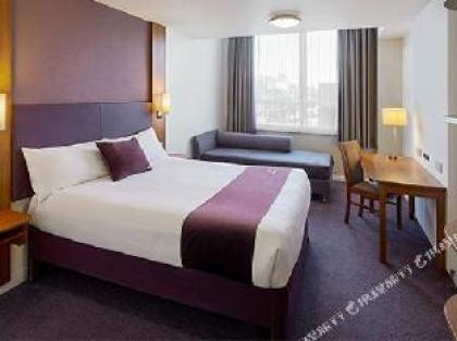 Premier Inn London City (Old Street) - image 4