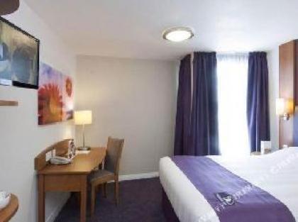 Premier Inn London City (Old Street) - image 5
