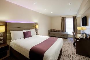 Premier Inn Epsom Town Centre - image 3