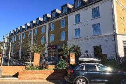 Premier Inn Epsom Town Centre - image 4