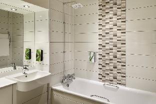Premier Inn Epsom Town Centre - image 5