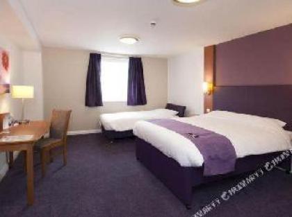 Premier Inn Sunbury (Kempton Park) - image 2