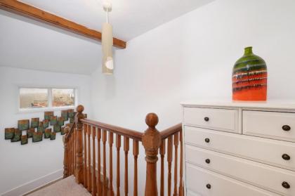 Characteristic 3 Bedroom House Fulham - image 25