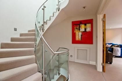 Fabulous Mews House South Kensington - image 21