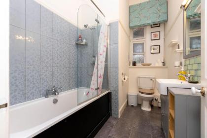 Central 2 Bedroom Apartment near Old Street - image 27