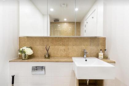 Premier 3 Bed Apartment - image 24