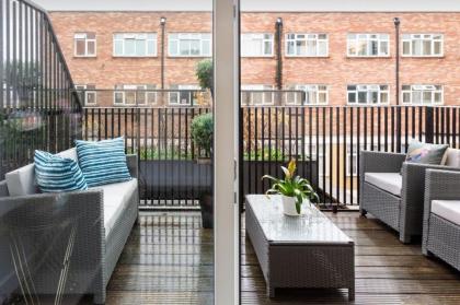 Premier 3 Bed Apartment - image 25