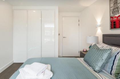 Premier 3 Bed Apartment - image 26