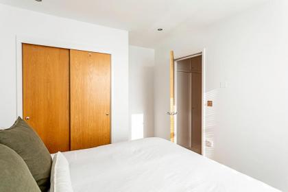 Elegant 3 bed apartment in Earls Court - image 25