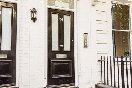 Elegant 3 bed apartment in Earls Court - image 28