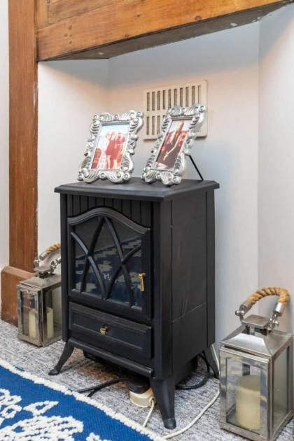 Spacious 1 Bedroom Garden Flat near King's Road - image 21