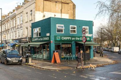 Super 1BD Garden Flat Islington London - image 21