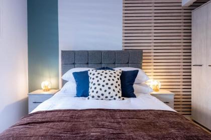 Luxurious Apartments Hackney near Train Station - image 23