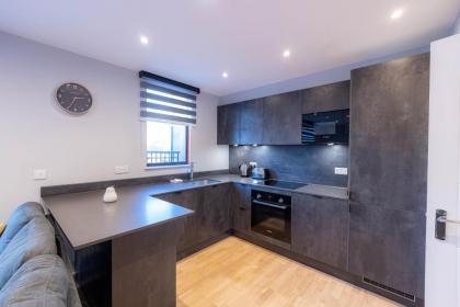Luxurious Apartments Hackney near Train Station - image 25