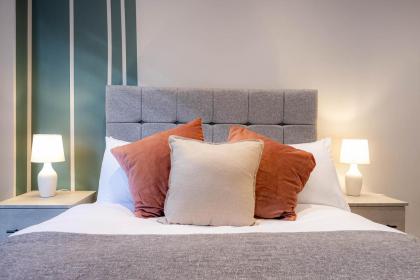 Luxurious Apartments Hackney near Train Station - image 30