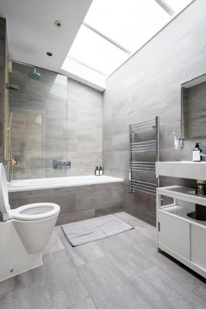 Immaculate 3-Bed House in central London - image 21