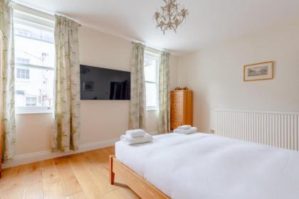 Spacious and Central 3 Bedroom House in Paddington - image 21