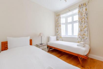 Spacious and Central 3 Bedroom House in Paddington - image 24