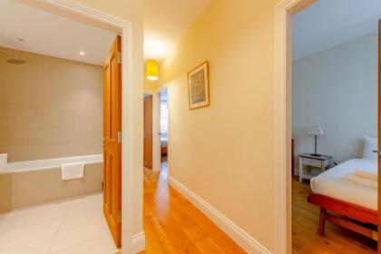 Spacious and Central 3 Bedroom House in Paddington - image 28