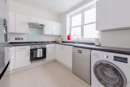 Spacious and Central 3 Bedroom House in Paddington - image 29
