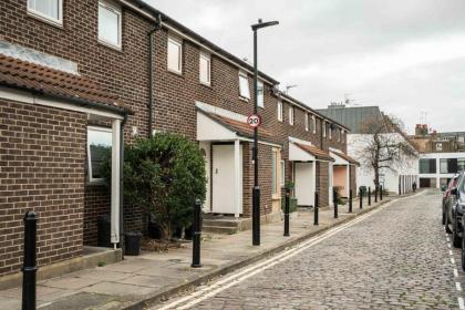 Superb House close to the lovely Little Venice - image 27
