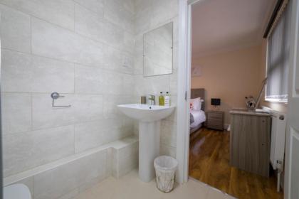 London Heathrow Serviced Apartments - image 10