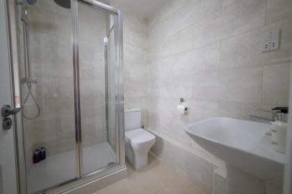 London Heathrow Serviced Apartments - image 13