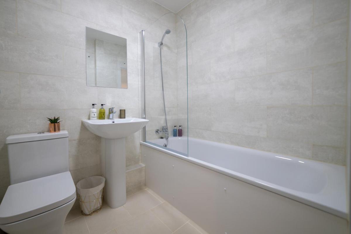 London Heathrow Serviced Apartments - image 6