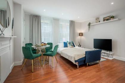 Shoreditch London Stylish One-Bedroom Apartment - image 11