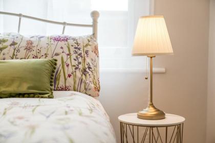 Shoreditch London Stylish One-Bedroom Apartment - image 15