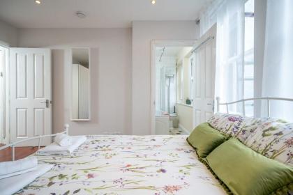 Shoreditch London Stylish One-Bedroom Apartment - image 20