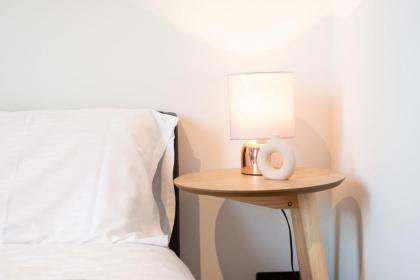 GuestReady - Luxury Central London Apartment - image 23
