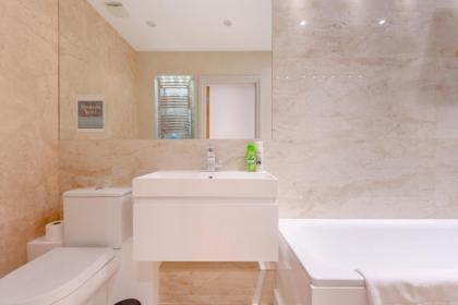 Central 2 Bedroom Flat near Hyde Park - image 27