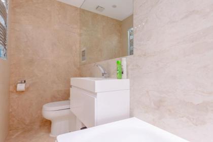 Central 2 Bedroom Flat near Hyde Park - image 28