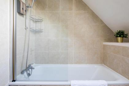 The Fulham Villas - image 24