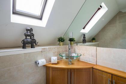 The Fulham Villas - image 27