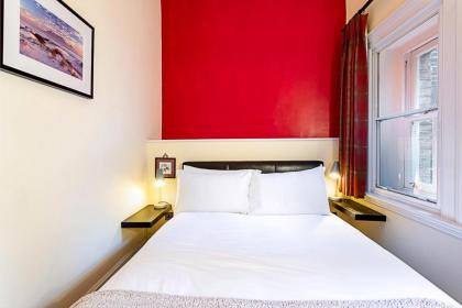 Chic Farringdon Flat - image 21