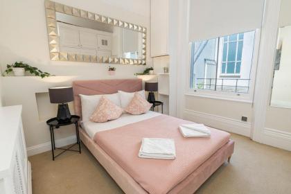 Stay at Kensington and Knightsbridge - image 28