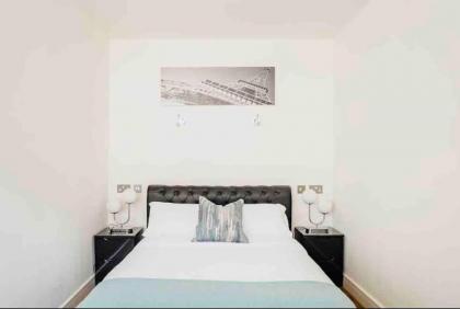 Canary wharf Luxury apartment - image 15