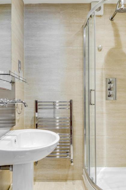 Care Property London- Apartments - image 21
