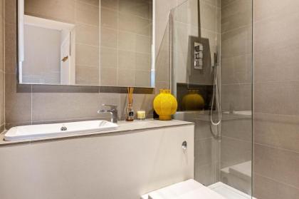 Period 3-Bed Maisonette next to the City of London - image 21