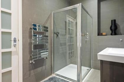 Period 3-Bed Maisonette next to the City of London - image 24