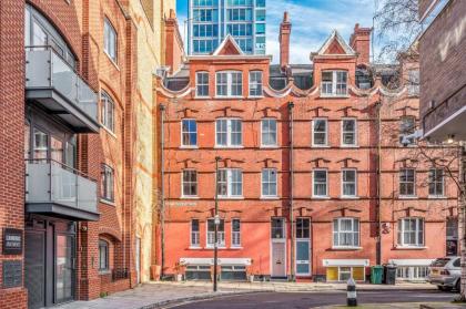 Period 3-Bed Maisonette next to the City of London - image 27